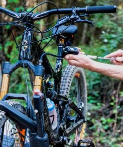 Blackburn HONEST Mini Pompe à Amortisseur Numérique 12 Blackburn HONEST Mini Pompe à Amortisseur Numérique -Composants, périphériques de vélo de route Ventes Blackburn HONEST Digitale Mini Dampferpumpe 3530 574 e